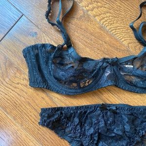 Agent Provocateur - complete set (inc. 2 bras, 1 garter belt & 1 undies)